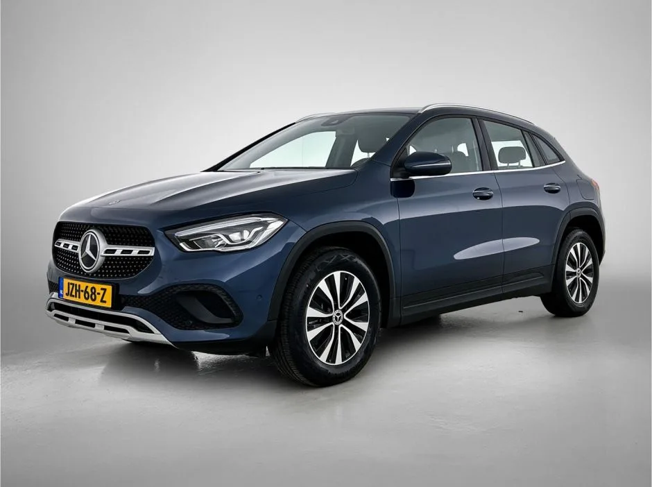 Mercedes-Benz GLA (2023) — foto 1