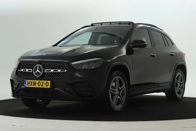 Mercedes-Benz GLA (2024)