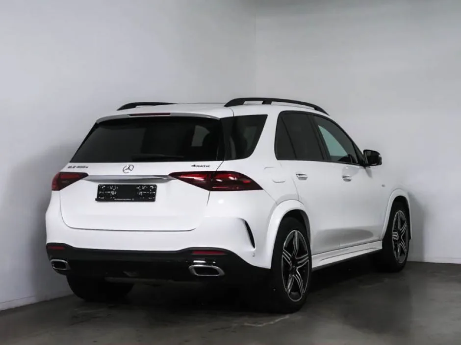 Mercedes-Benz GLE (2025) — foto 1