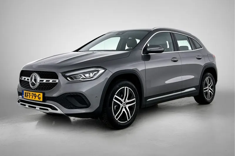 Mercedes-Benz GLA (2023)
