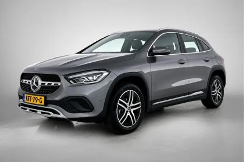 Mercedes-Benz GLA (2023)