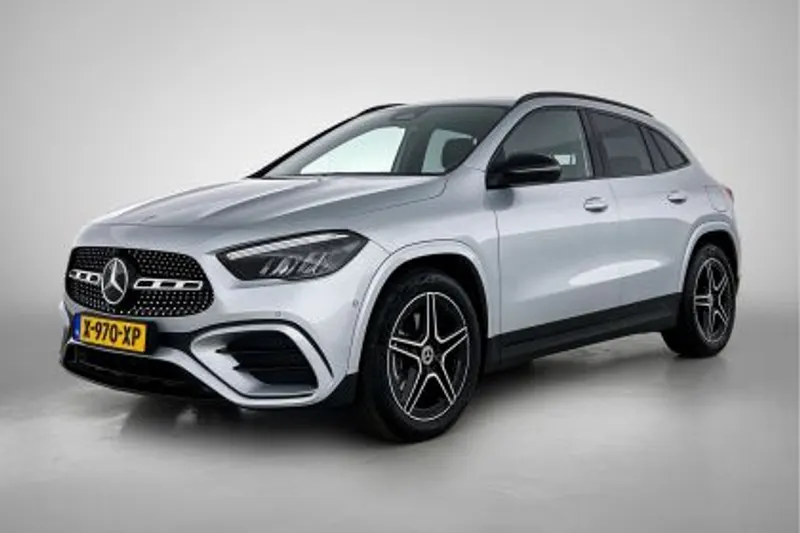 Mercedes-Benz GLA (2024)
