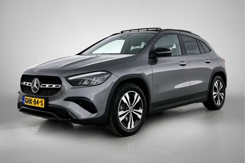 Mercedes-Benz GLA (2024)