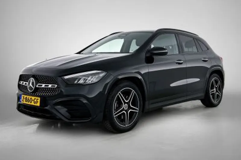 Mercedes-Benz GLA (2024)