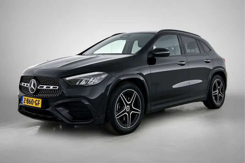 Mercedes-Benz GLA (2024)