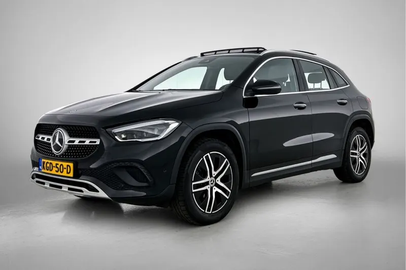 Mercedes-Benz GLA (2023)