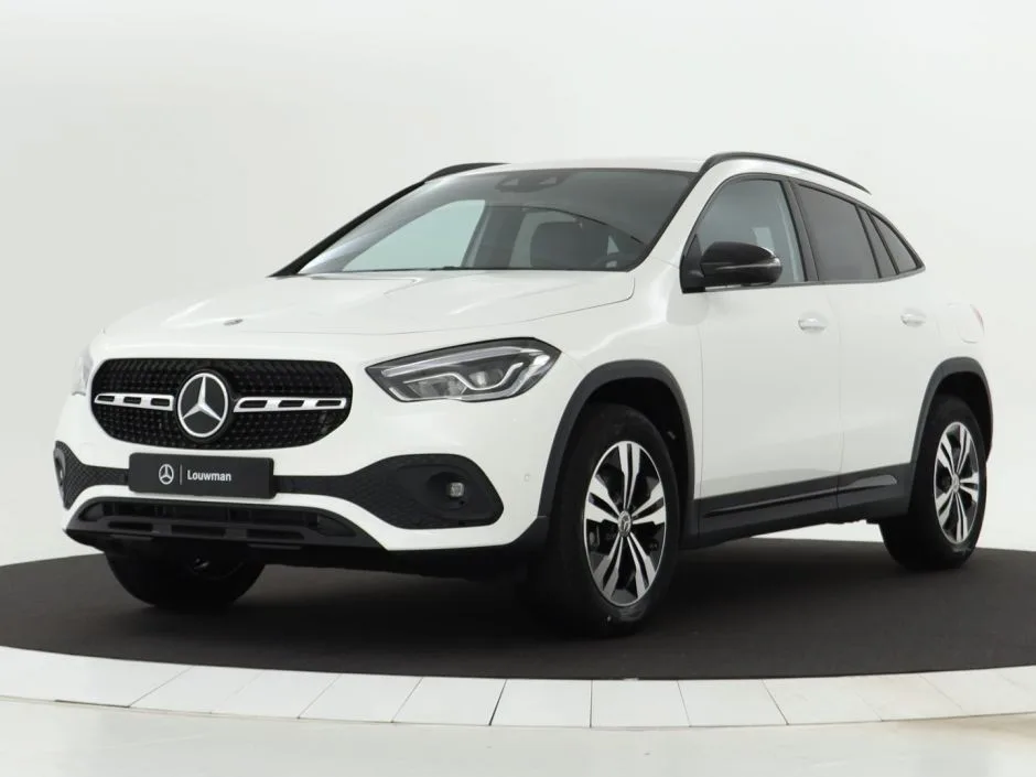 Mercedes-Benz GLA (2021) — foto 1