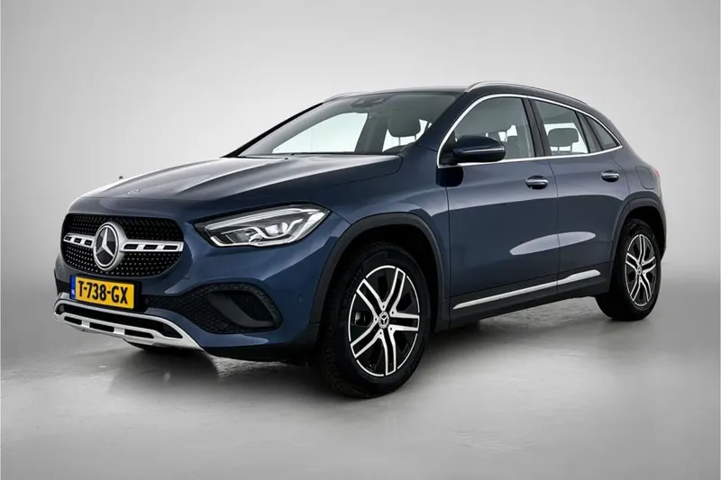 Mercedes-Benz GLA (2023)