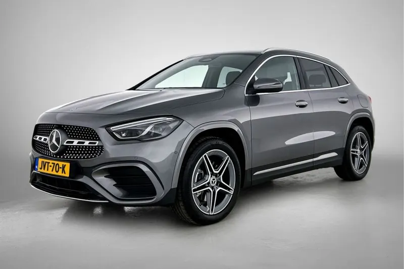 Mercedes-Benz GLA (2024)