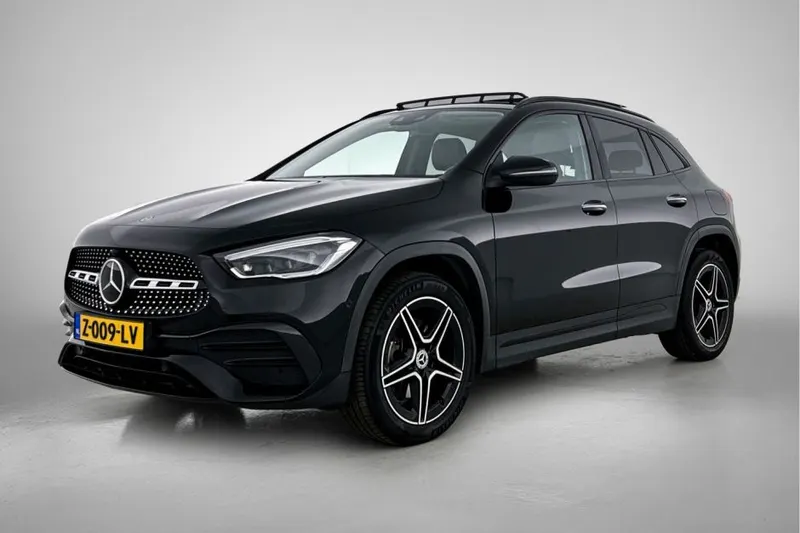 Mercedes-Benz GLA (2023)