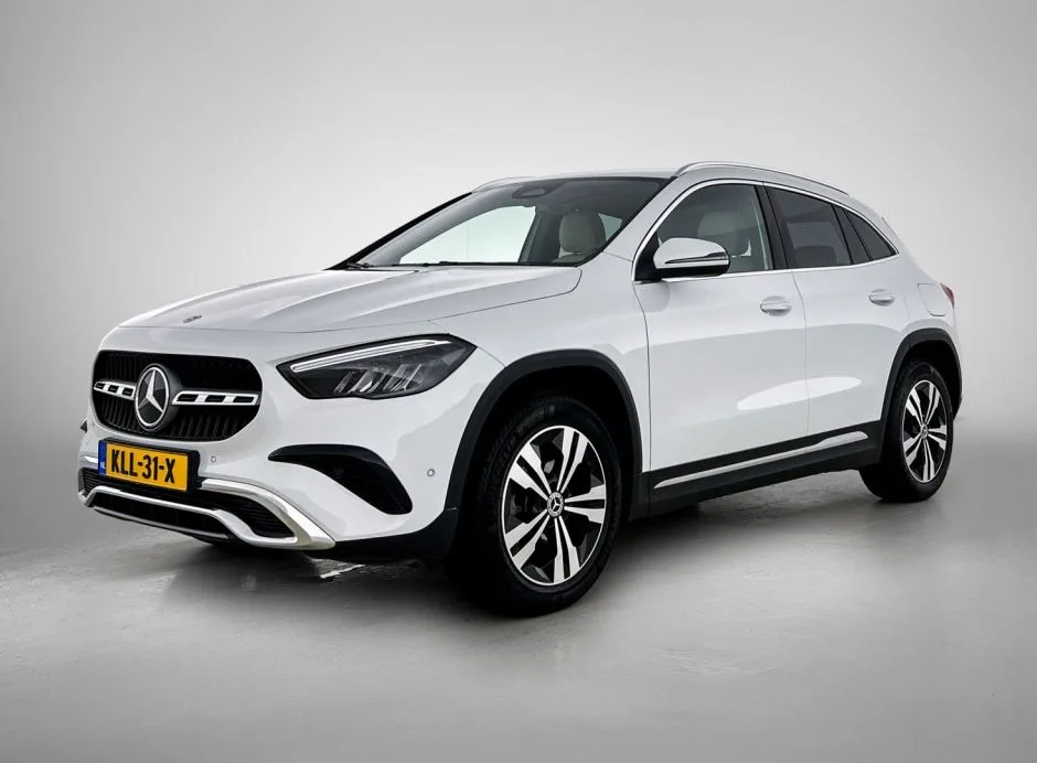 Mercedes-Benz GLA (2024) — foto 1