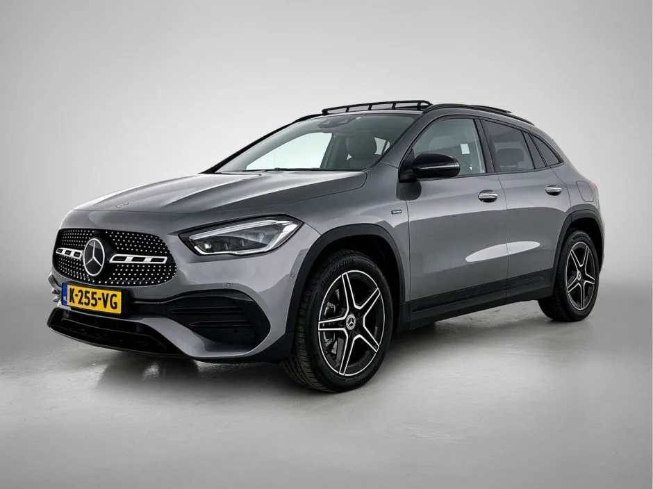 Mercedes-Benz GLA (2021) — foto 1