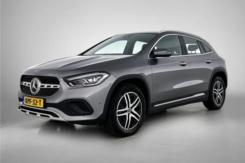 Mercedes-Benz GLA (2022)