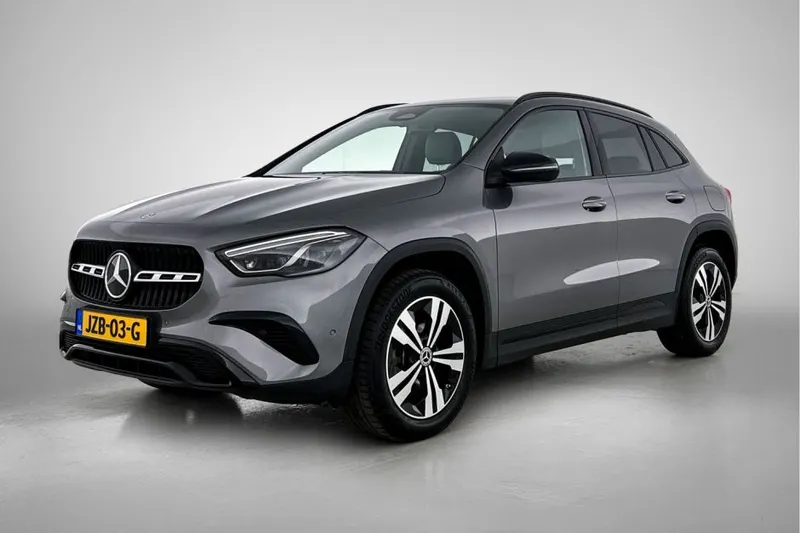 Mercedes-Benz GLA (2024)