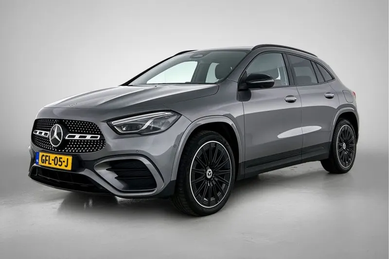 Mercedes-Benz GLA (2024)