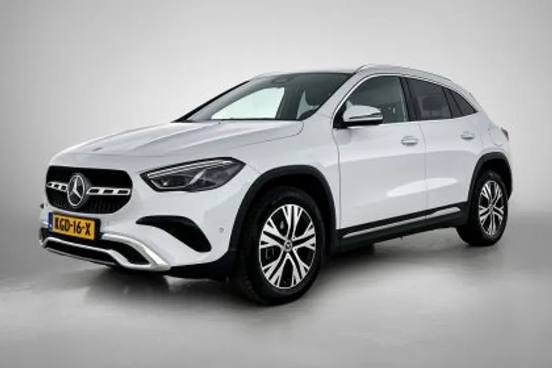 Mercedes-Benz GLA (2024)