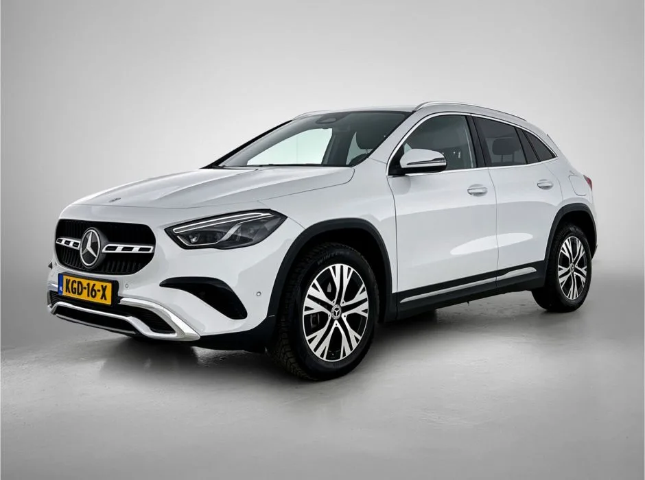 Mercedes-Benz GLA (2024) — foto 1