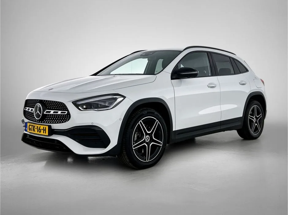 Mercedes-Benz GLA (2023) — foto 1