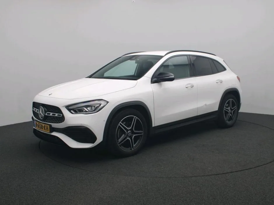 Mercedes-Benz GLA (2022) — foto 1