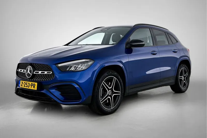 Mercedes-Benz GLA (2024)