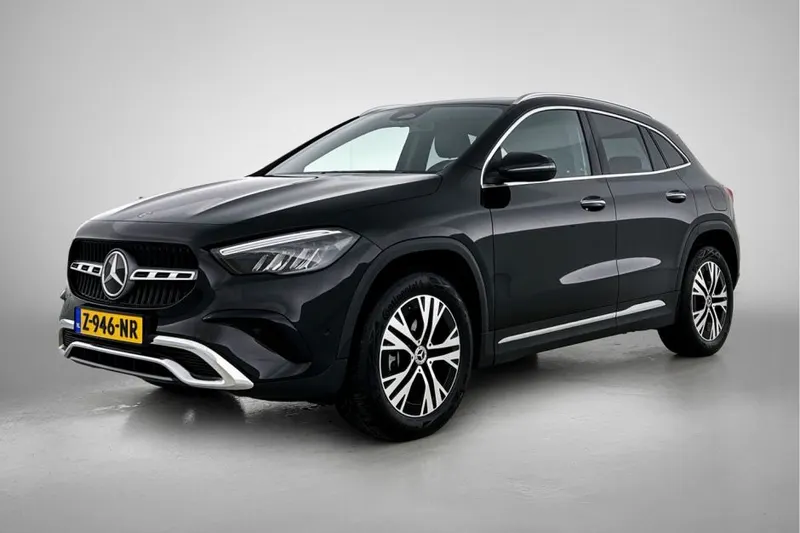 Mercedes-Benz GLA (2024)