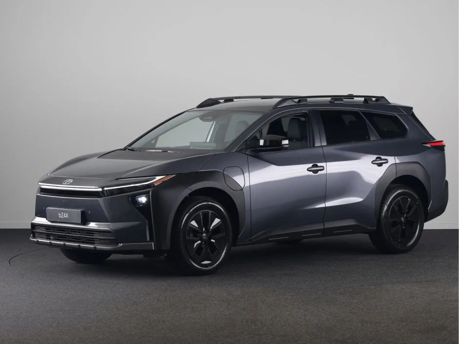 Toyota bZ4X (2026) — foto 1