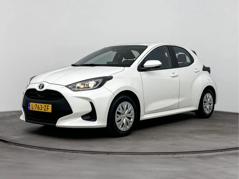 Toyota Yaris (2021) — foto 1