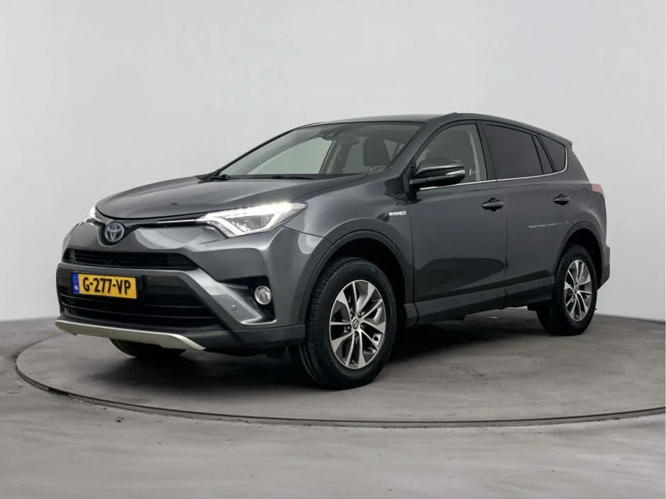 Toyota RAV4 (2016) — foto 1