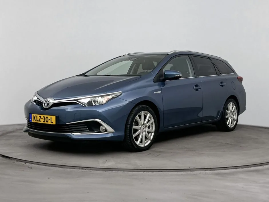Toyota Auris (2016) — foto 1
