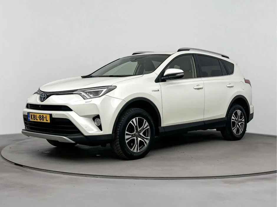 Toyota RAV4 (2017) — foto 1