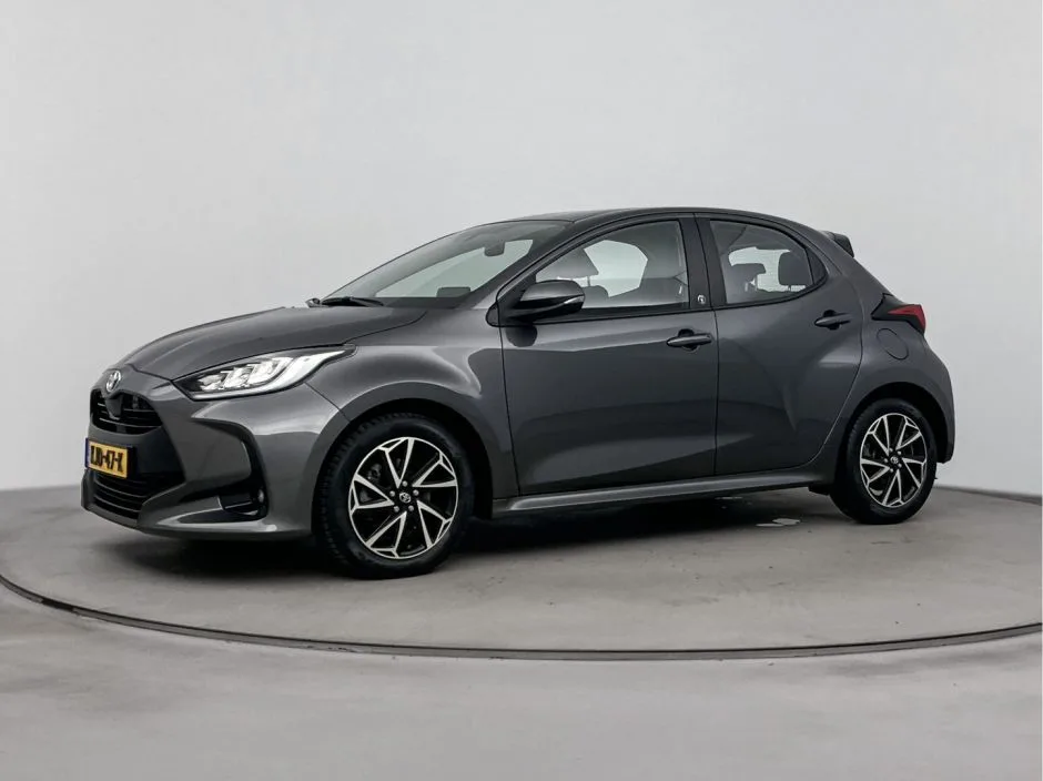 Toyota Yaris (2022) — foto 1