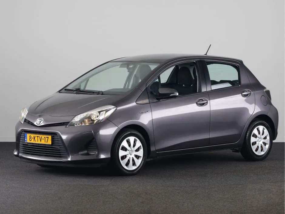 Toyota Yaris (2013) — foto 1
