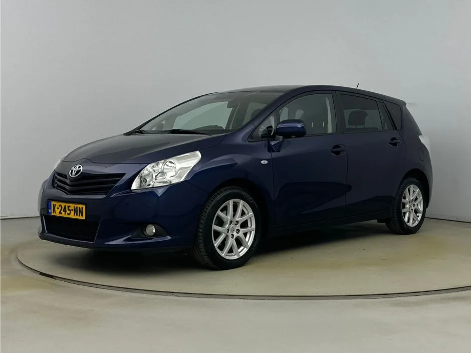 Toyota Verso (2013) — foto 1