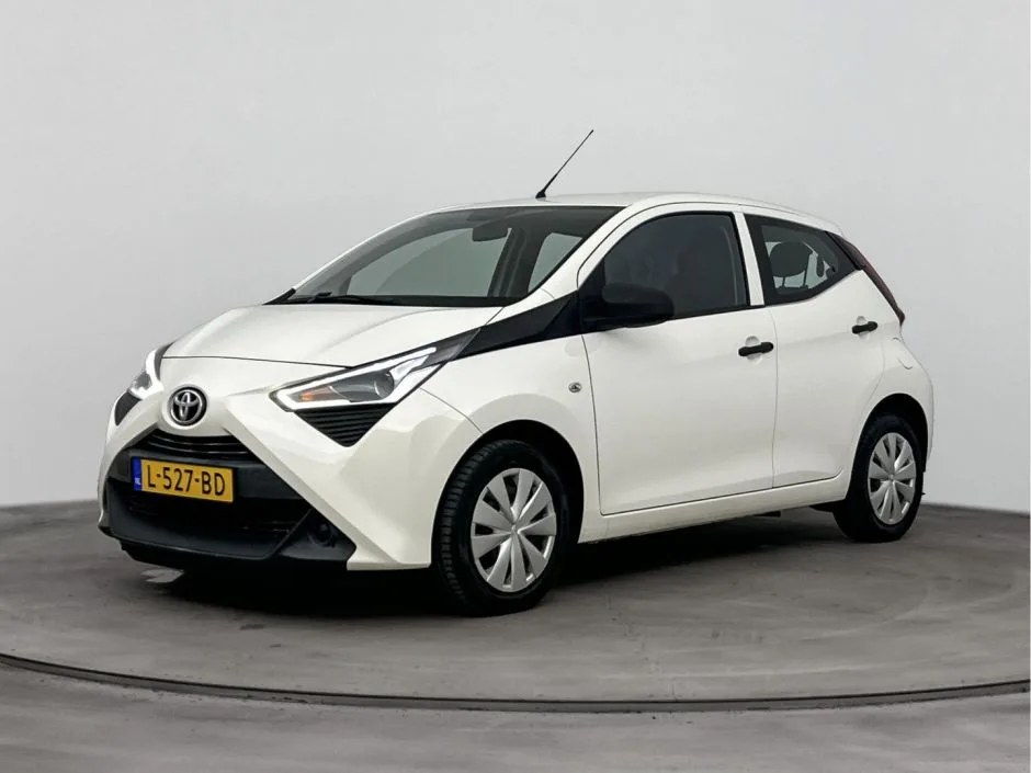Toyota Aygo (2021) — foto 1