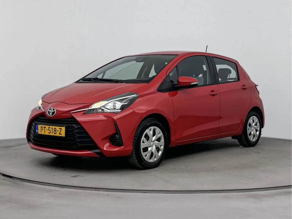 Toyota Yaris (2017) — foto 1