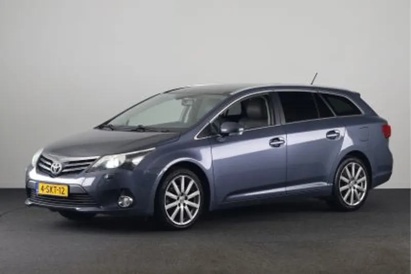 Toyota Avensis (2013)