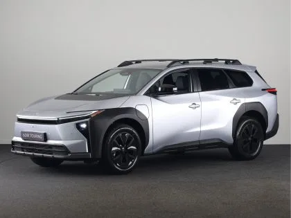 Toyota bZ4X (2026) — foto 1