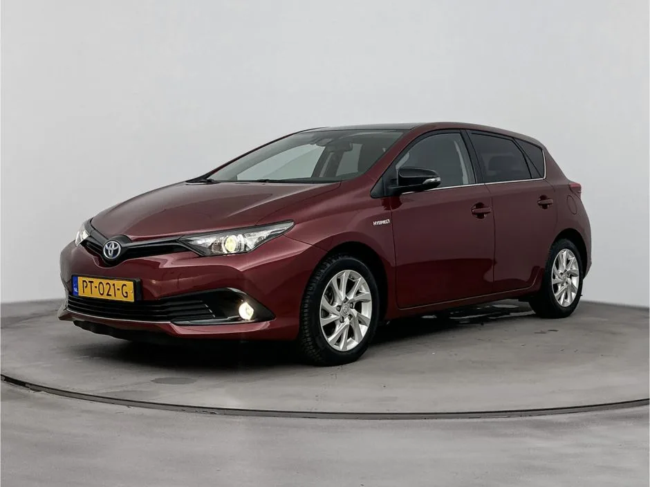 Toyota Auris (2017) — foto 1