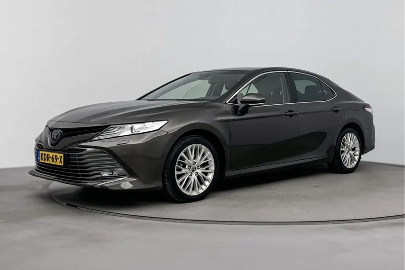Toyota Camry (2019)