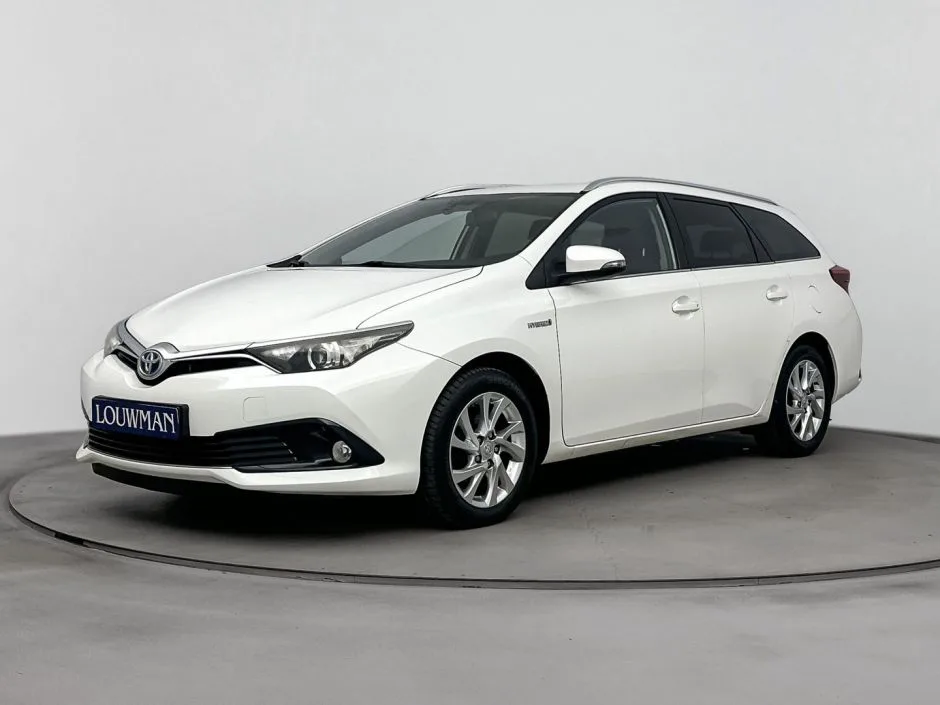 Toyota Auris (2016) — foto 1