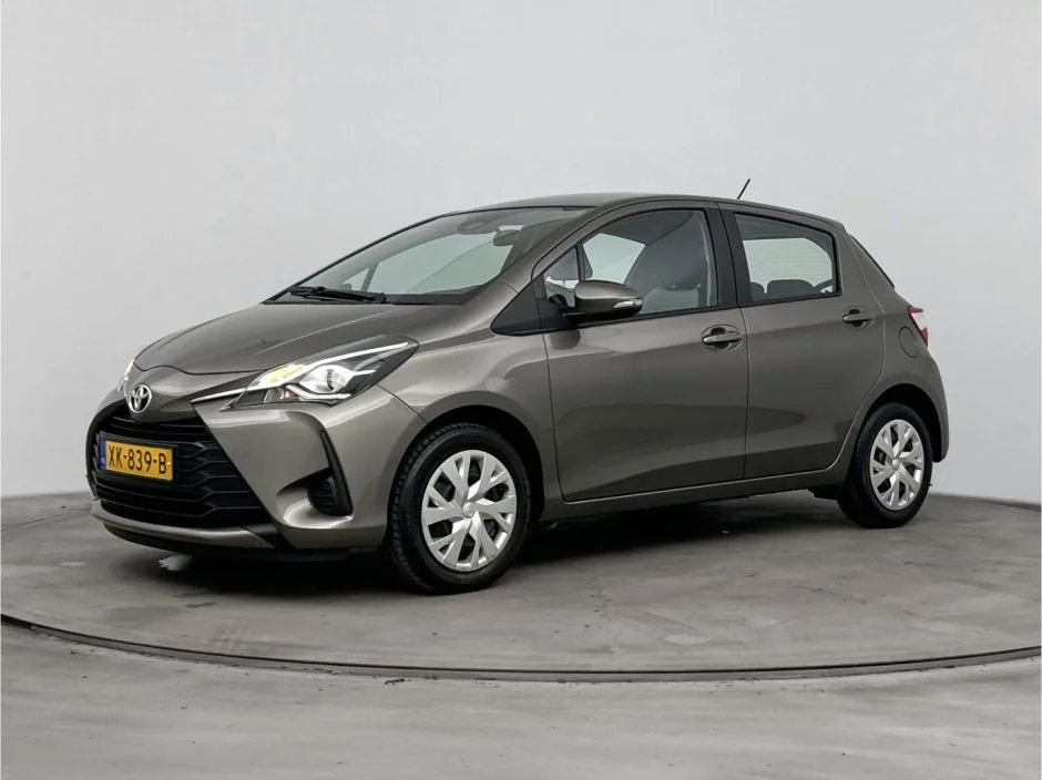 Toyota Yaris (2019) — foto 1