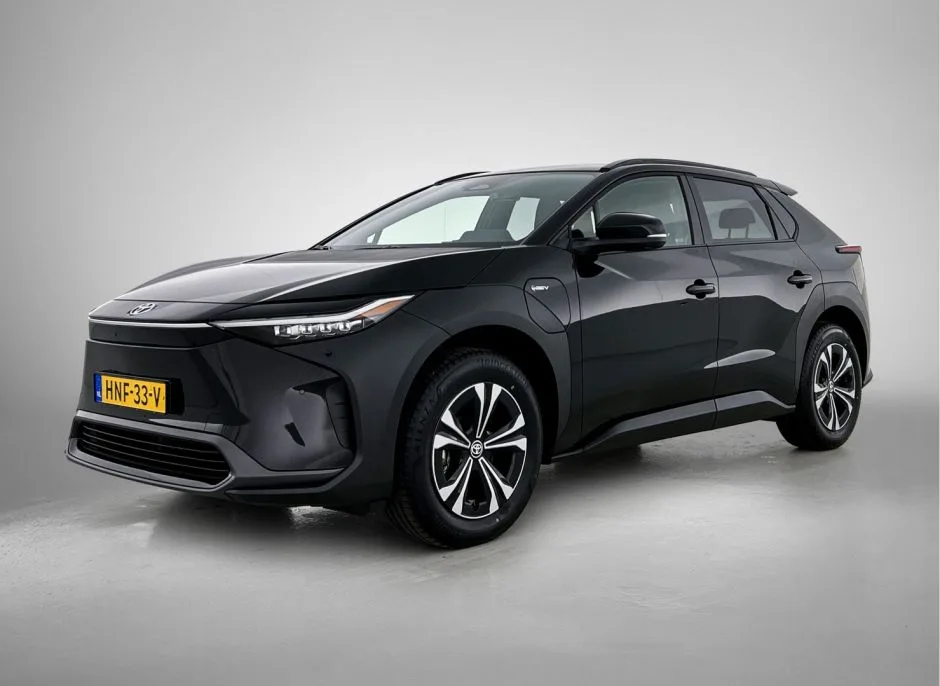 Toyota bZ4X (2025) — foto 1
