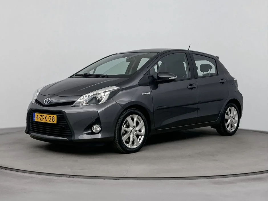 Toyota Yaris (2015) — foto 1