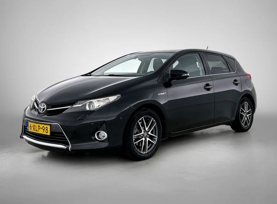 Toyota Auris (2014) — foto 1