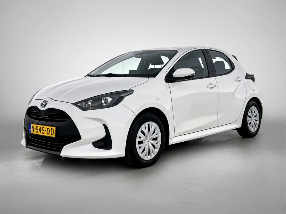 Toyota Yaris (2021) — foto 1
