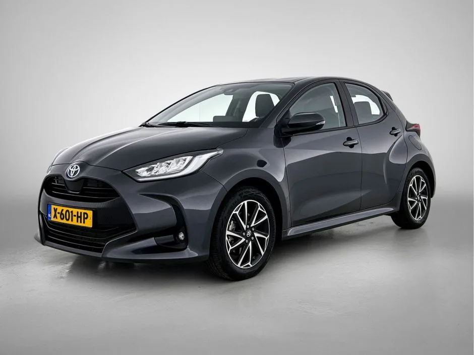 Toyota Yaris (2023) — foto 1