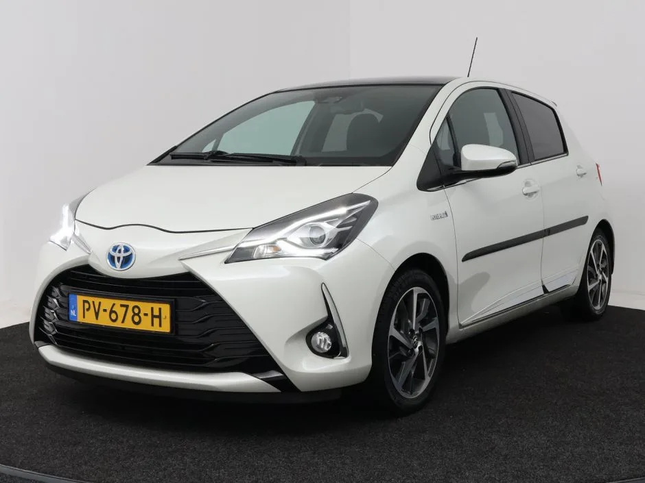 Toyota Yaris (2017) — foto 1