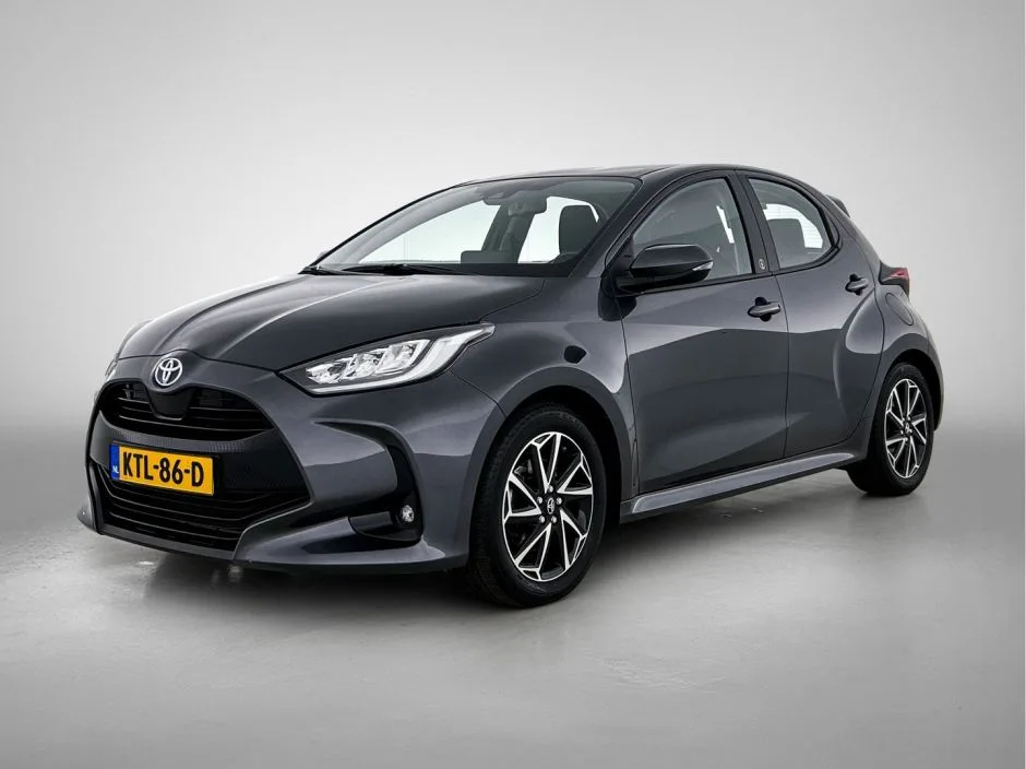 Toyota Yaris (2023) — foto 1