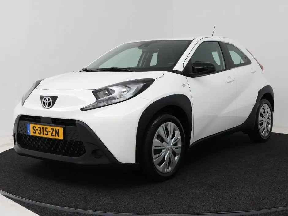 Toyota Aygo (2023) — foto 1