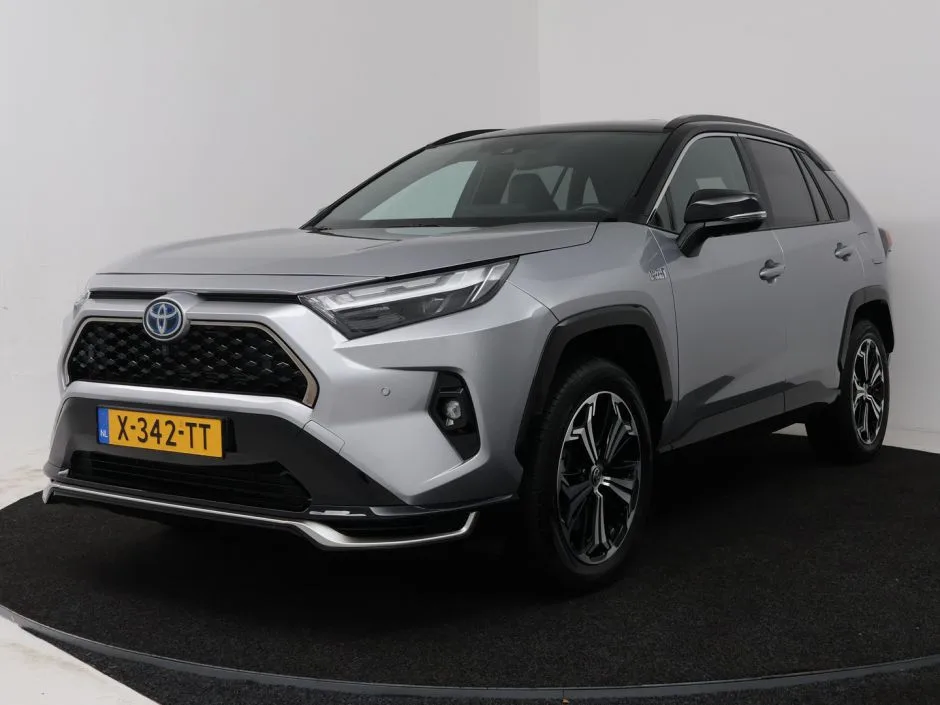 Toyota RAV4 (2024) — foto 1